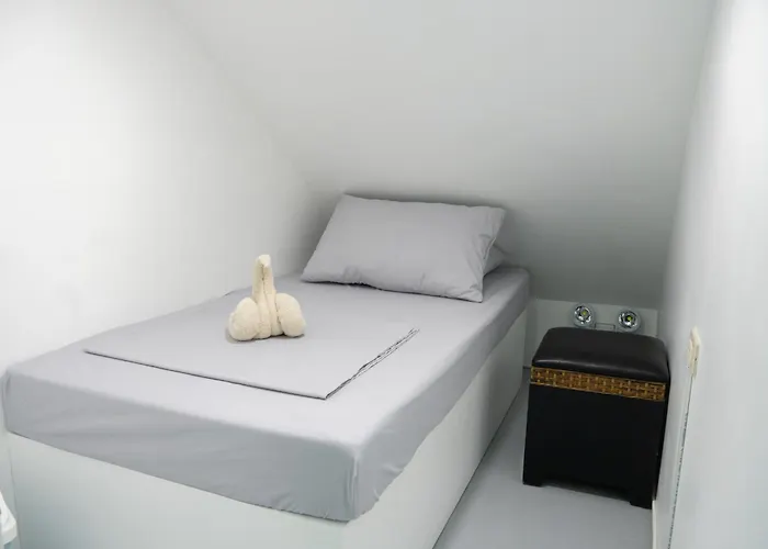 Wanderers Backpacker Condotel 호스텔 막탄