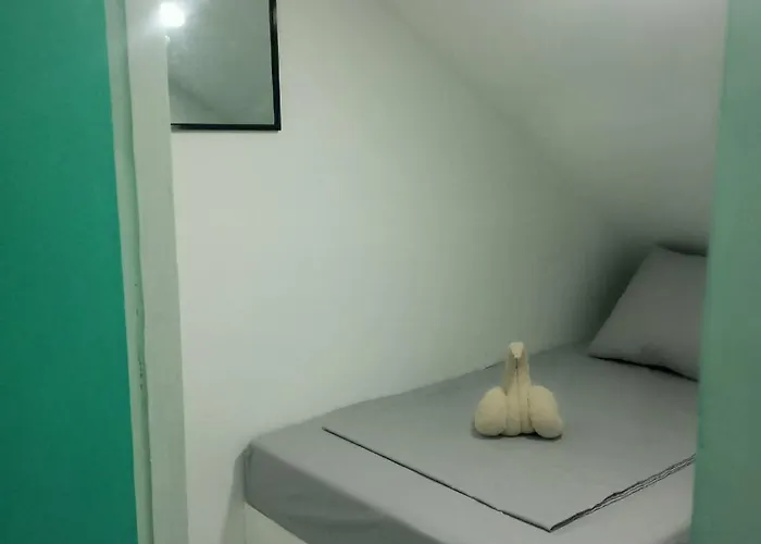 호스텔 Wanderers Backpacker Condotel 막탄