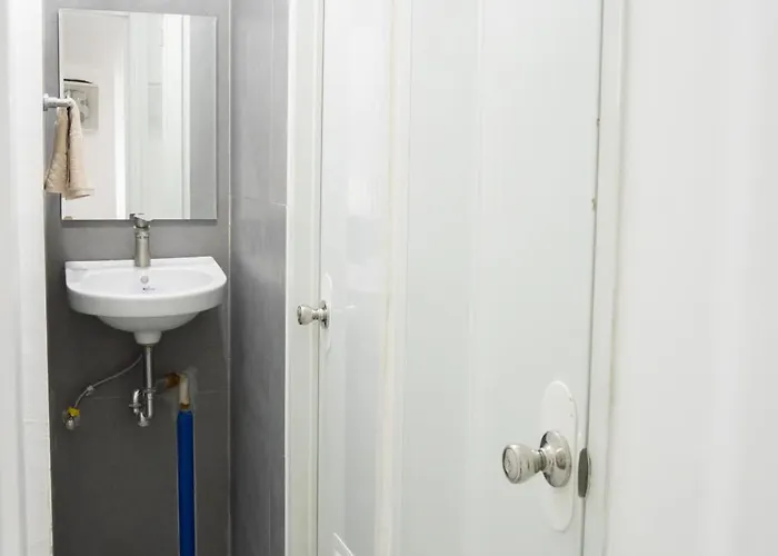 호스텔 Wanderers Backpacker Condotel 막탄