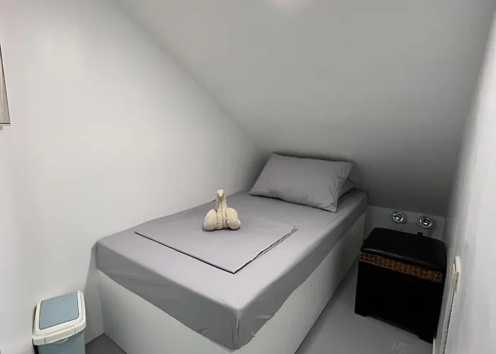 Wanderers Backpacker Condotel * 막탄
