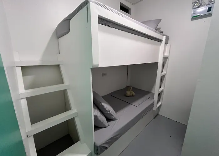 Wanderers Backpacker Condotel * 막탄