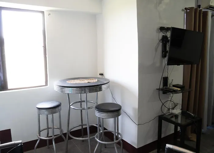 호스텔 Wanderers Backpacker Condotel 막탄