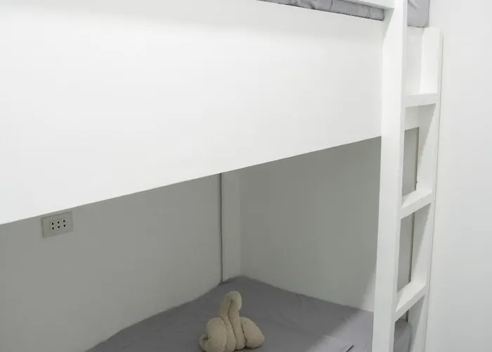 Wanderers Backpacker Condotel 호스텔 *
